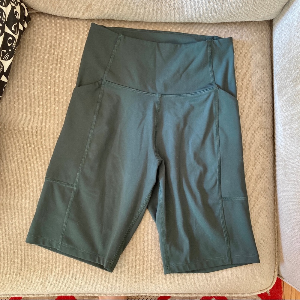 Girlfriend Collective high rise pocket bike shorts